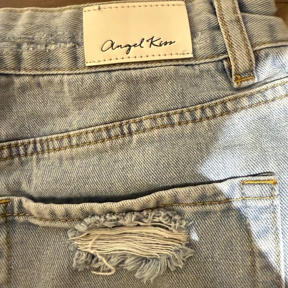 💸CLEARANCE 4 for $15💸 Angel Kiss Blue High-Waisted Jean Shorts - Picture 3 of 4